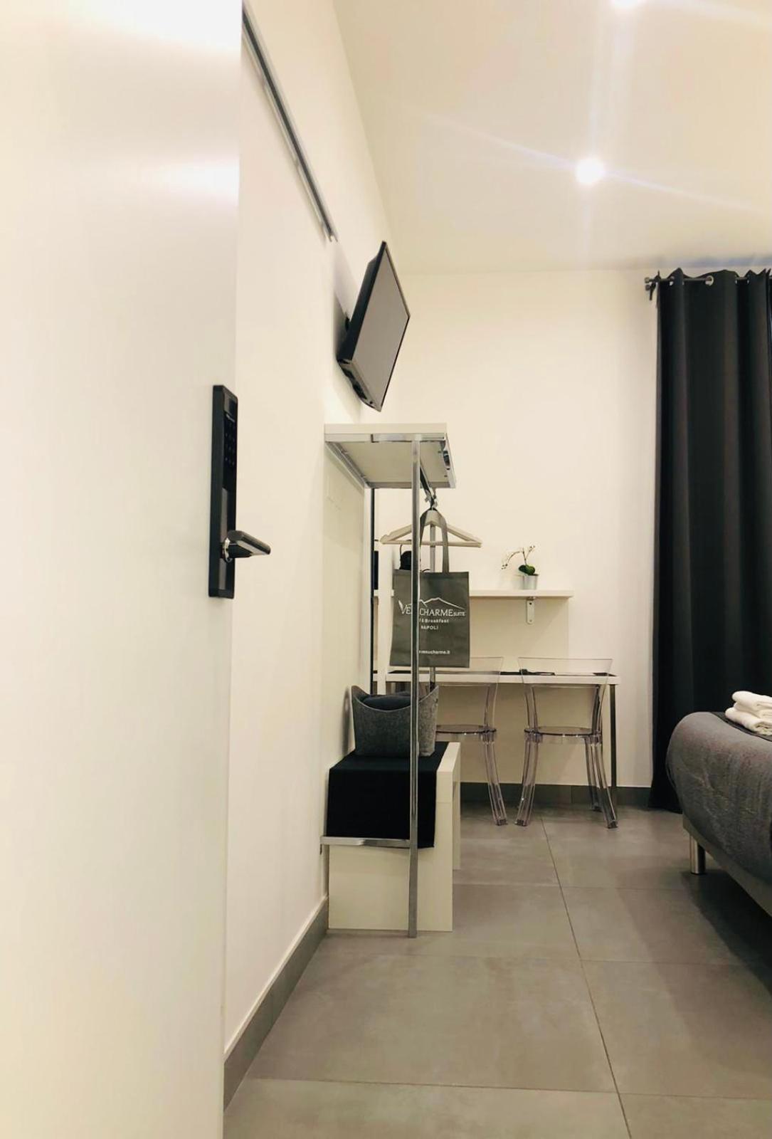 נאפולי Vesucharme Suite Luxury Room מראה חיצוני תמונה