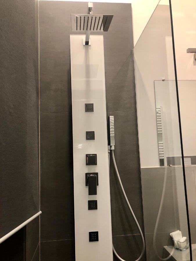 נאפולי Vesucharme Suite Luxury Room מראה חיצוני תמונה